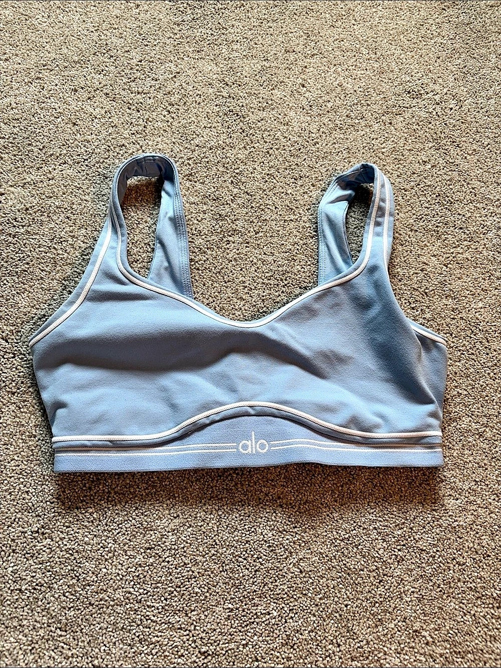 Alo Yoga Sports Bra in Blue Size Medium Like New
